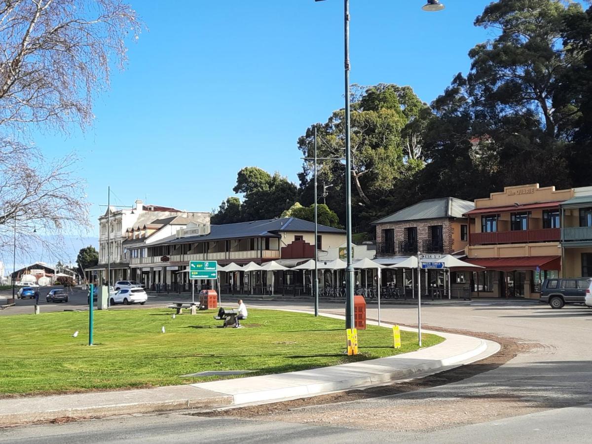 A Bird'S Eye View Strahan Exterior photo