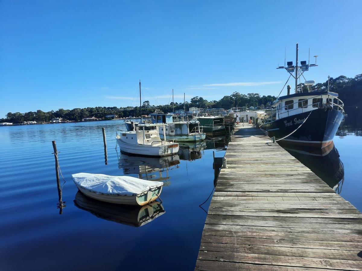 A Bird'S Eye View Strahan Exterior photo