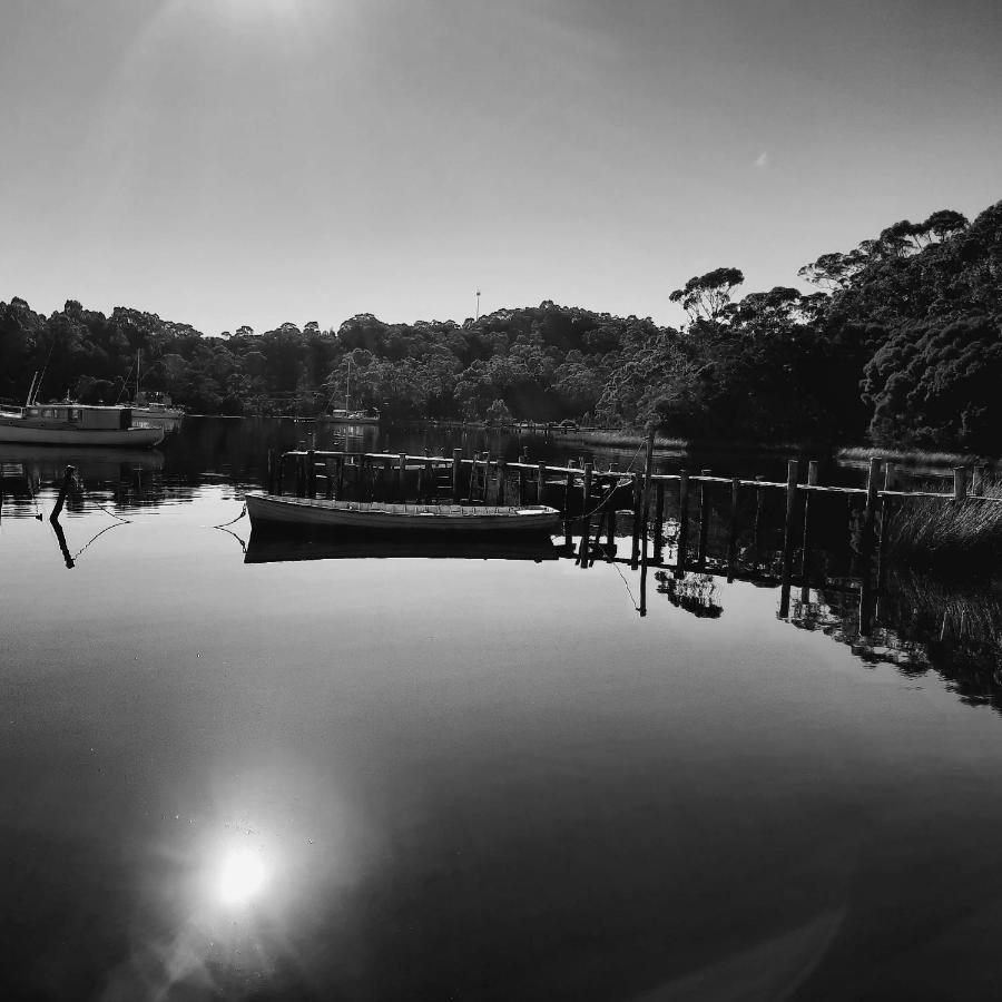 A Bird'S Eye View Strahan Exterior photo